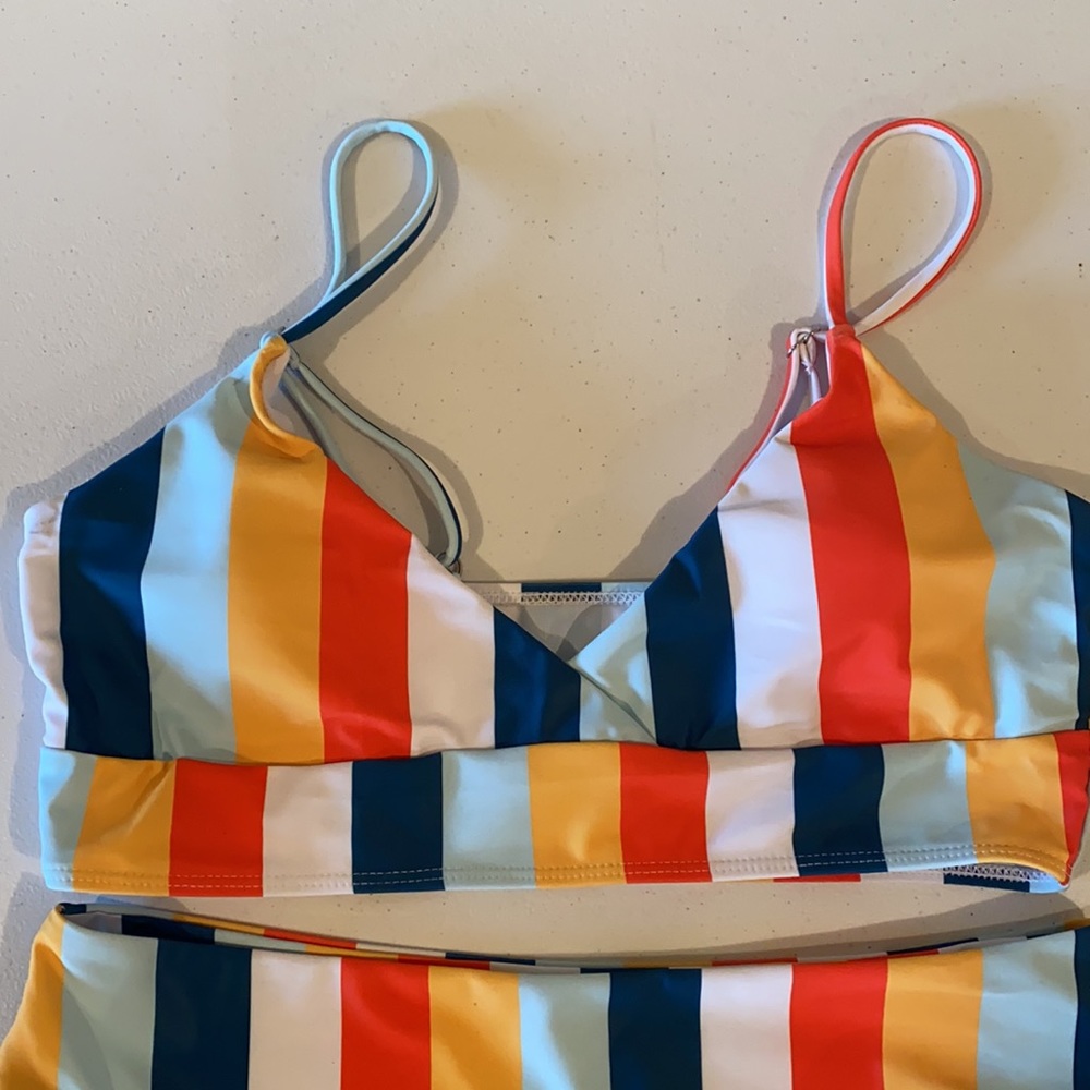 Striped women’s swimsuit - Picture 2 of 4